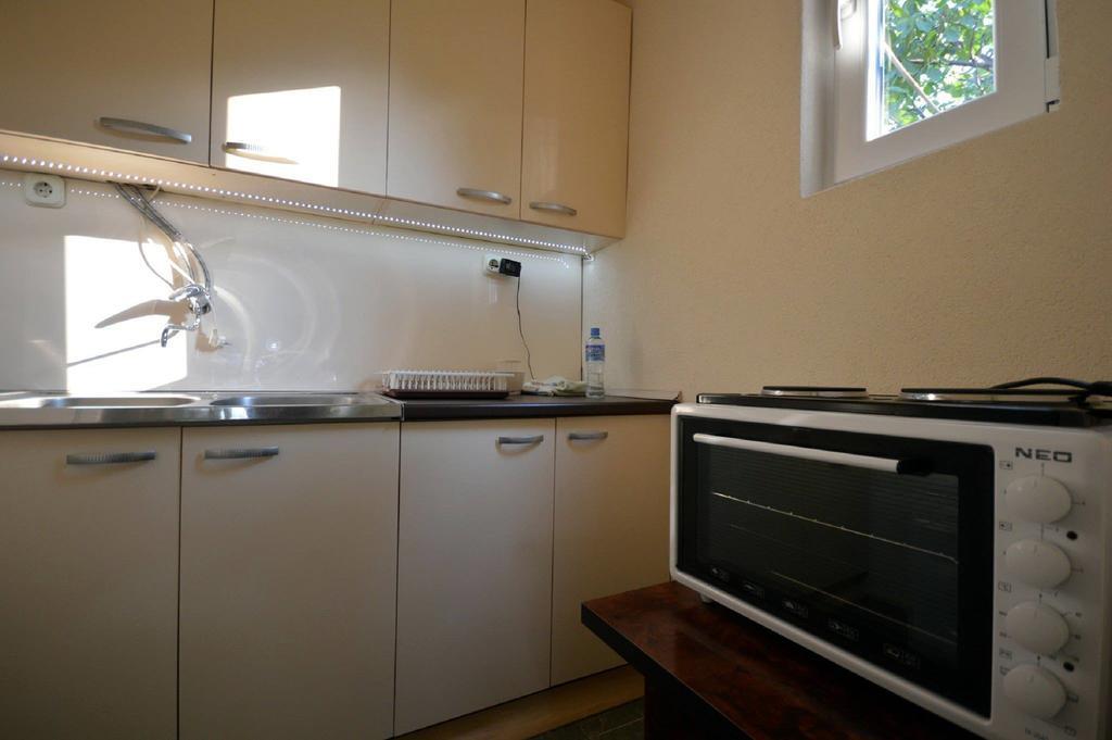 Karali Apartments Lagadin Luaran gambar
