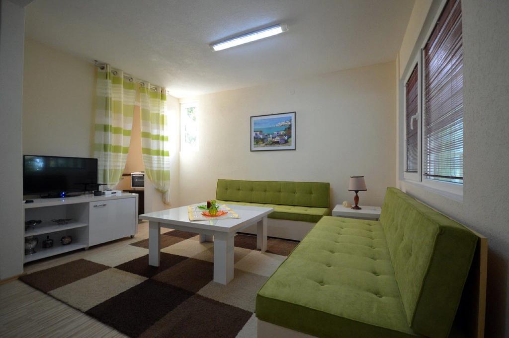 Karali Apartments Lagadin Luaran gambar