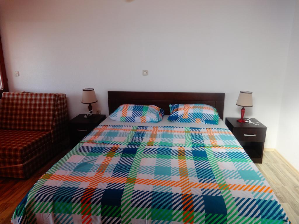 Karali Apartments Lagadin Luaran gambar