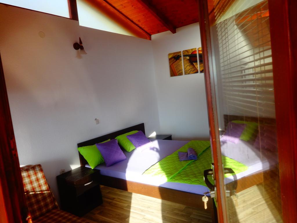 Karali Apartments Lagadin Luaran gambar
