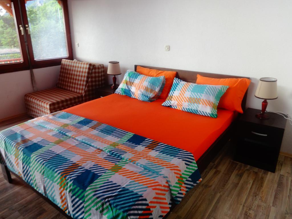 Karali Apartments Lagadin Luaran gambar