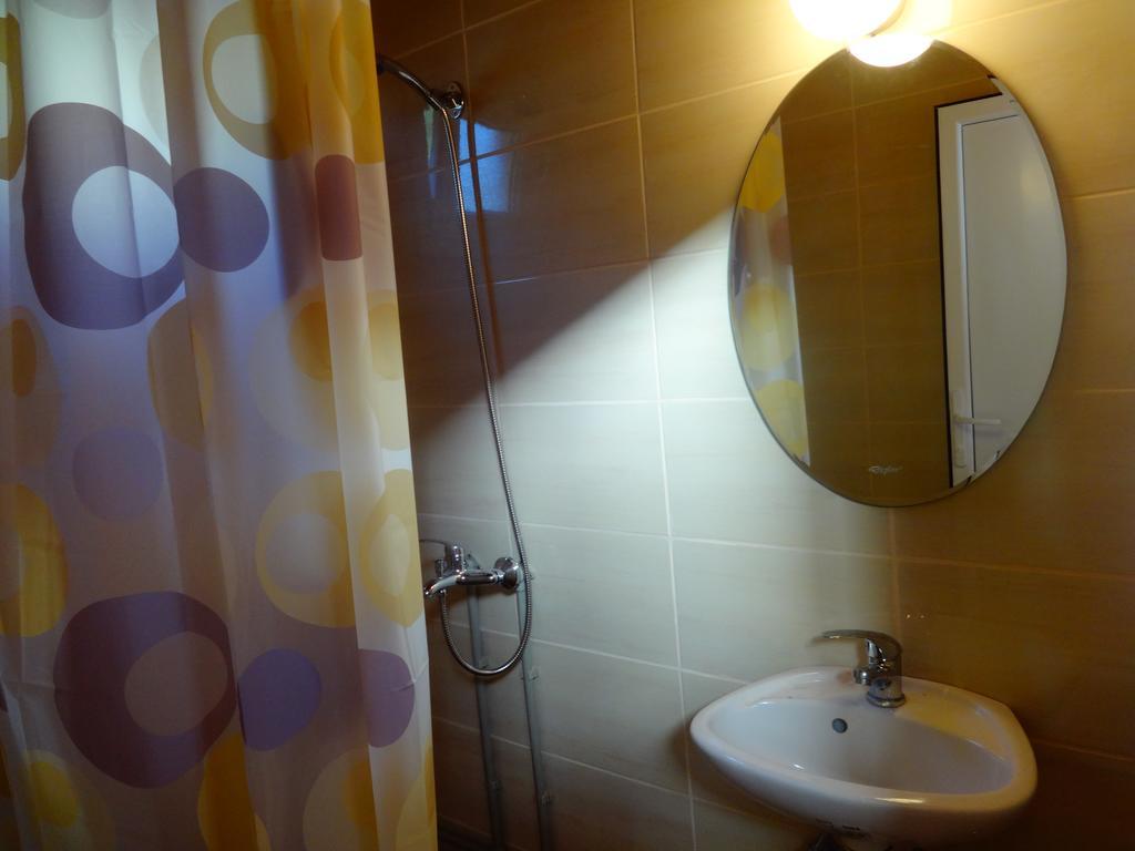 Karali Apartments Lagadin Luaran gambar
