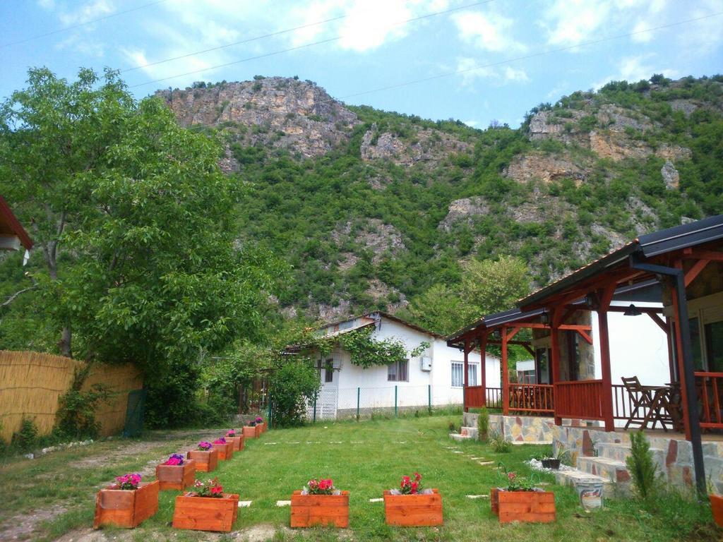 Karali Apartments Lagadin Luaran gambar