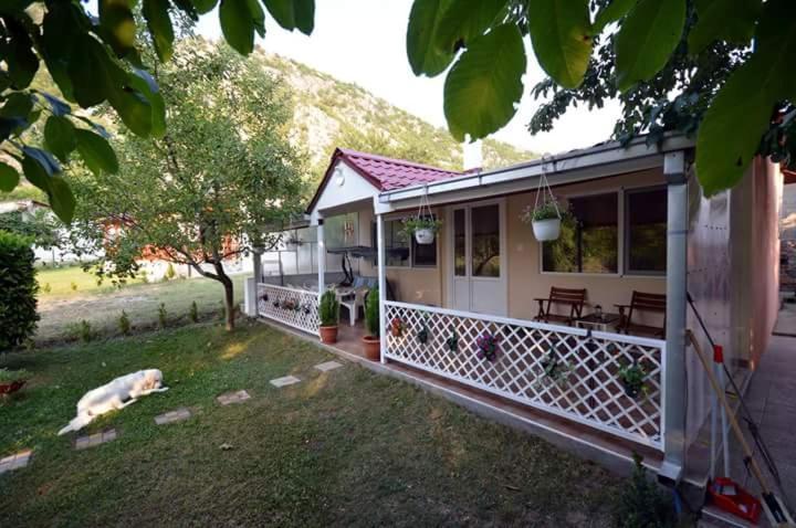 Karali Apartments Lagadin Luaran gambar