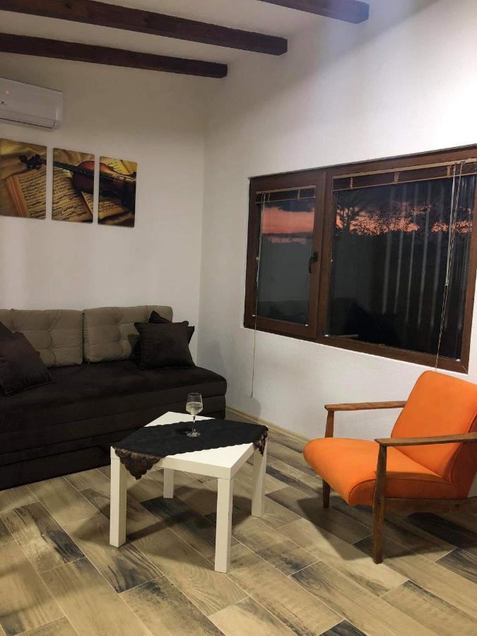 Karali Apartments Lagadin Luaran gambar