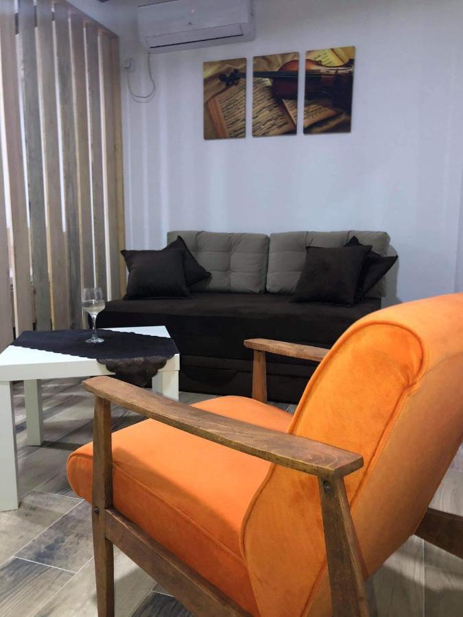 Karali Apartments Lagadin Luaran gambar