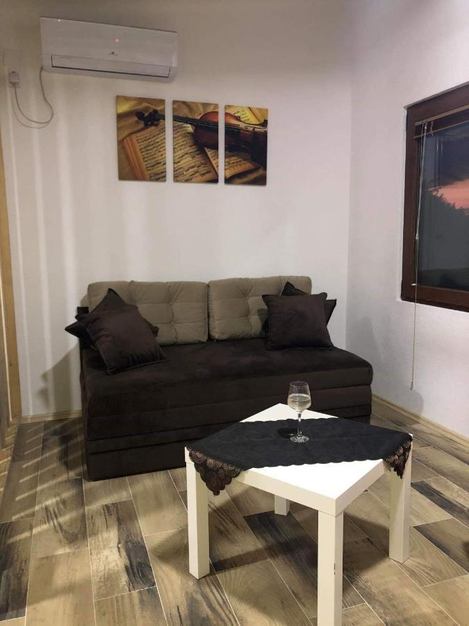 Karali Apartments Lagadin Luaran gambar