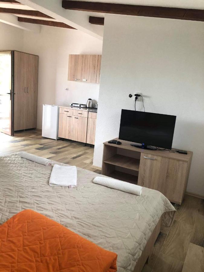 Karali Apartments Lagadin Luaran gambar