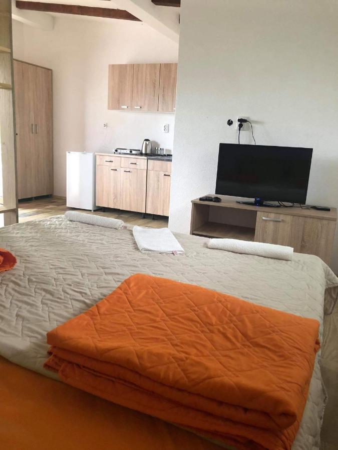 Karali Apartments Lagadin Luaran gambar
